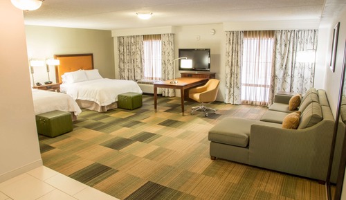 Suite (2 Queen and 1 Sofa Bed)