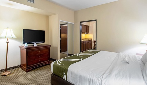 Suite, 1 King Bed with Sofa bed, Non Smoking