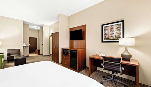 Suite, 1 King Bed, Accessible, Non Smoking
