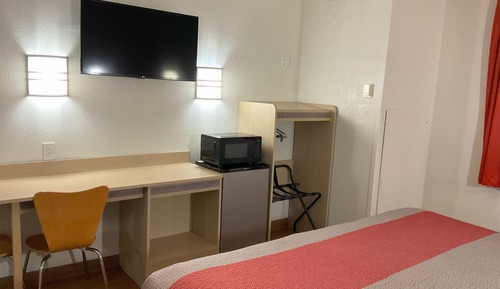 Standard Room, 1 King Bed, Accessible, Non Smoking