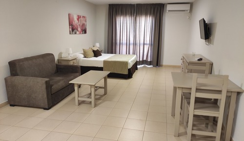 Studio, 1 Twin Bed