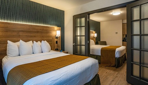 Suite, 2 Queen Beds, Non Smoking