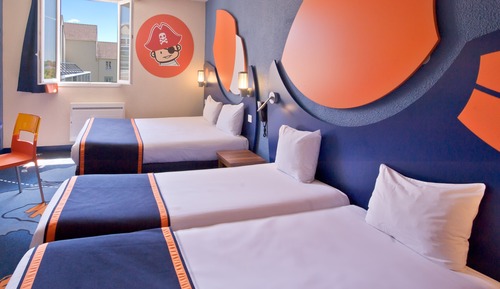 Quadruple room, single beds, with access to aquapark