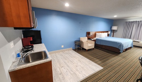 Executive Studio Suite, 1 King Bed, Kitchenette