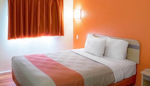 Standard Room, 1 Queen Bed, Accessible, Non Smoking