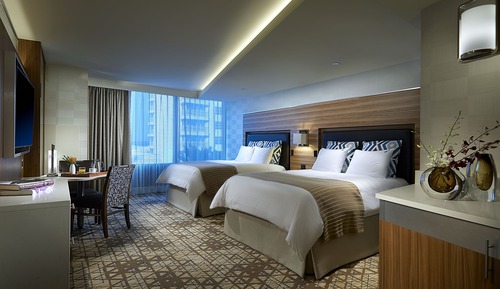 East Tower Deluxe Queens with Pool View