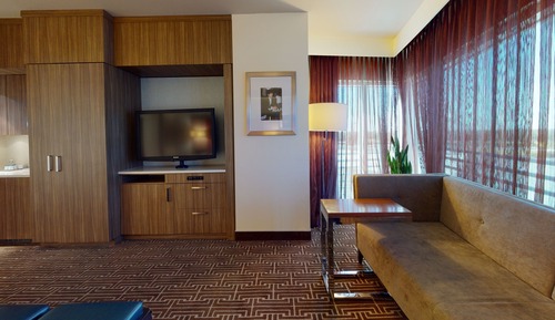 West Tower Luxury King with Pool View