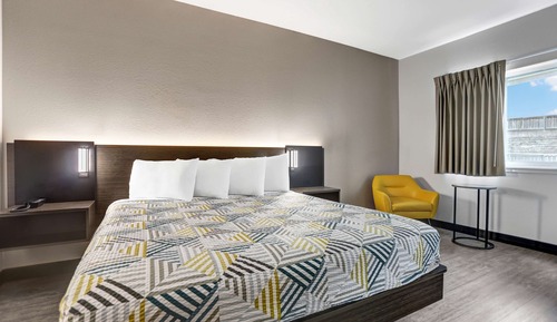 Deluxe Room, 1 King Bed, Non Smoking