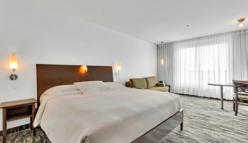 Standard Room, 1 King Bed