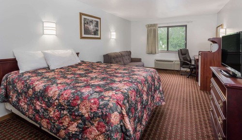 Standard Room, 1 Queen Bed