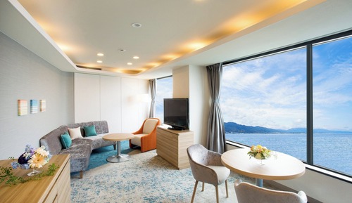 Sky Floor Suite Twin Room with Pool Access, Non Smoking