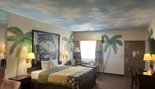 Royal Studio Suite, 1 King Bed, Non Smoking, Jetted Tub