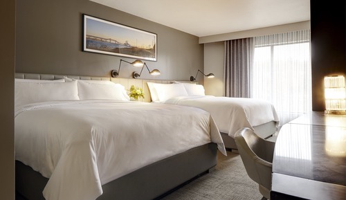 Room, Accessible (Double King with Tub)