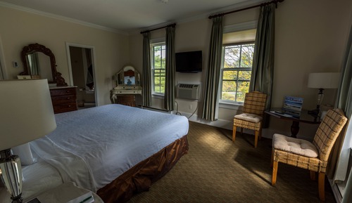 Suite, 1 King Bed (Sunnyside)