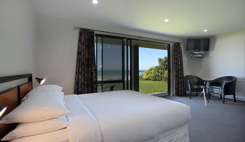Studio 3, Beach View