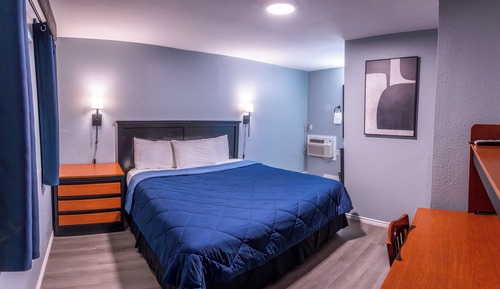 Standard Room, 1 King Bed