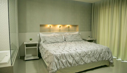 Business Suite, City View