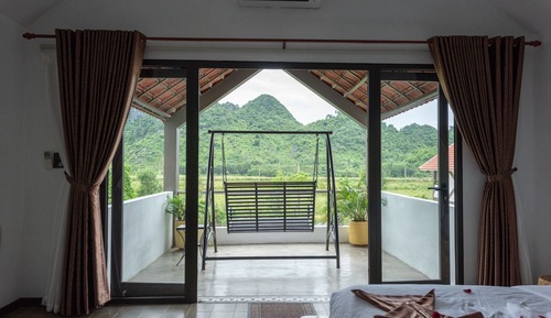 Signature Villa, 1 King Bed, Mountain View, Poolside