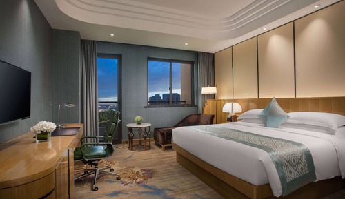 Room, 1 King Bed, Accessible, Smoking