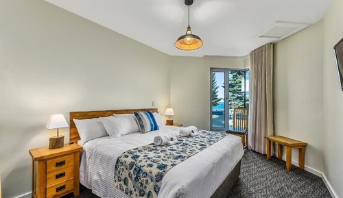Two-Bedroom Apartment with Ocean View - Ringwood