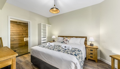 Two-Bedroom Ground Floor Apartment with Ocean View (Disability Access) - Lipsom