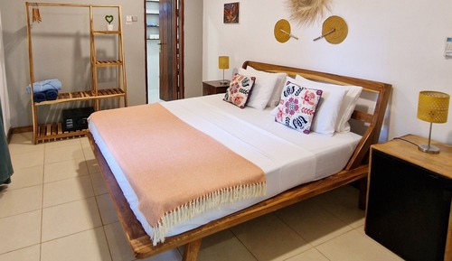 Comfort Double Room, 1 Queen Bed, Partial Ocean View, Garden Area