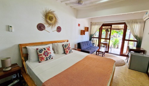 Deluxe Double Room, 1 Queen Bed with Sofa bed, Sea View, Poolside