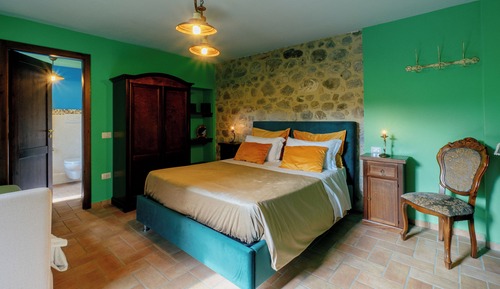 Family Room, 2 Bedrooms (5 people)