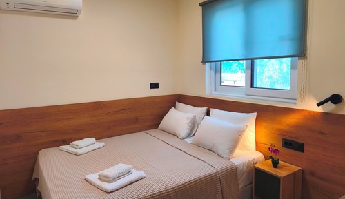 DELUXE-APARTMENT-2 BEDROOM-2 BATHROOMS- VILLAGE-MOUNTAIN VIEW