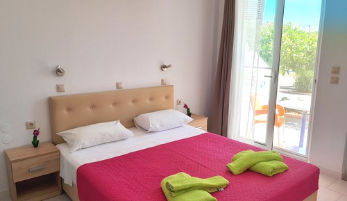 APARTMENT, 1 BEDROOM, VERANDA, COURTYARD VIEW