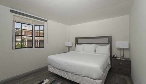 Standard Room, 1 King Bed