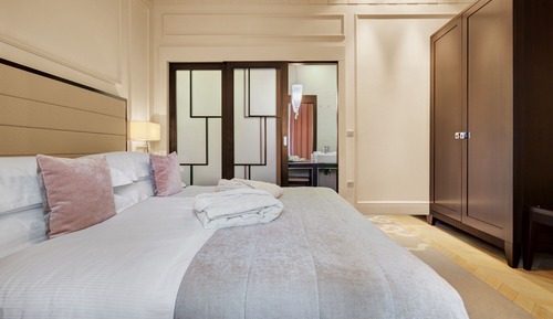 Standard Suite (park view)
