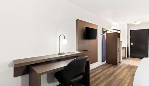Standard Room, 1 King Bed, Accessible, Refrigerator & Microwave