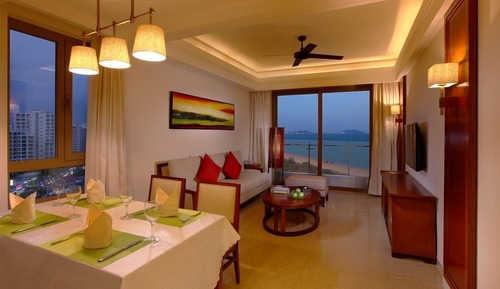 Deluxe Suite