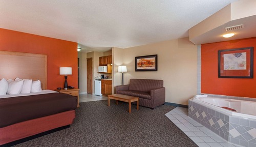 Suite, 1 King Bed, Non Smoking