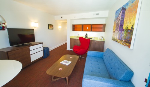 Deluxe Suite, 2 Double Beds, Pool View
