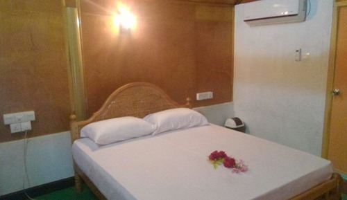 Basic Double Room, 1 Double Bed, Garden View