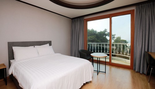 Superior Double Room (2nd Floor)