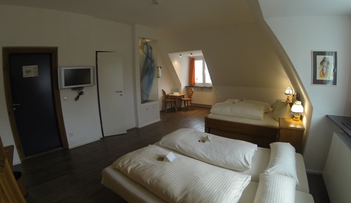 Family Room, 1 Bedroom