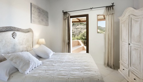 Luxury Apartment, 2 Bedrooms, Private Pool, Corner