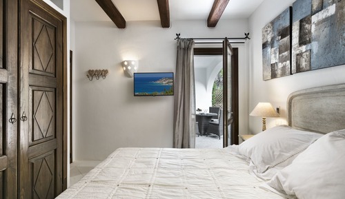 Executive Suite, Kitchenette