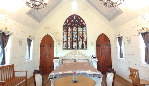 Premium Room, 1 King Bed, Kitchenette, Mountain View