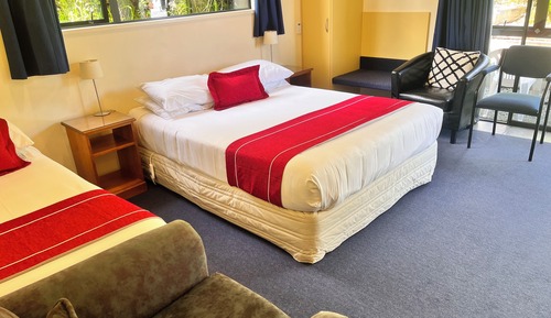 Deluxe Studio (Room 9)