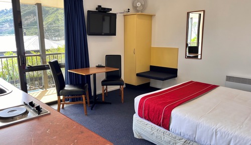 Studio, Room 11