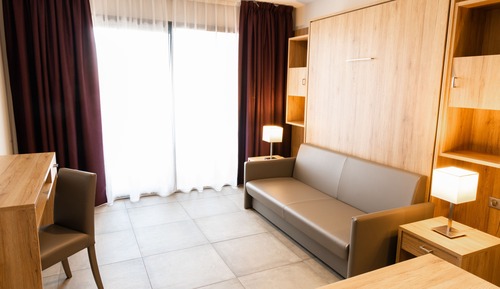 Studio (3 persons)