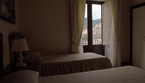 Twin Room, 2 Twin Beds (Piazza Plebiscito)