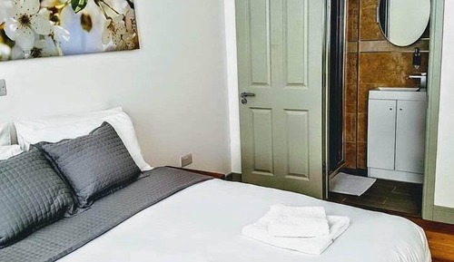Double Room, Ensuite (Wet Room)