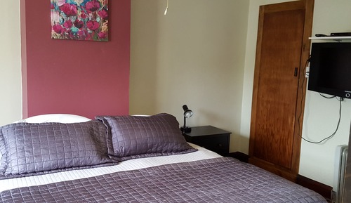 King Bed Ensuite Room