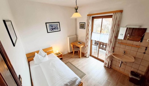 Traditional Single Room, Balcony, Courtyard Area (Room 2)