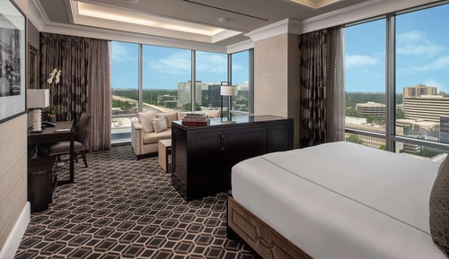 Luxury Corner King Room